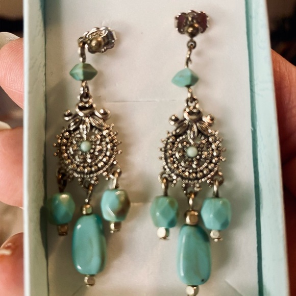 Vintage Avon NR Stamped BOHO Style Turquoise color Earrings with posts - Picture 3 of 12